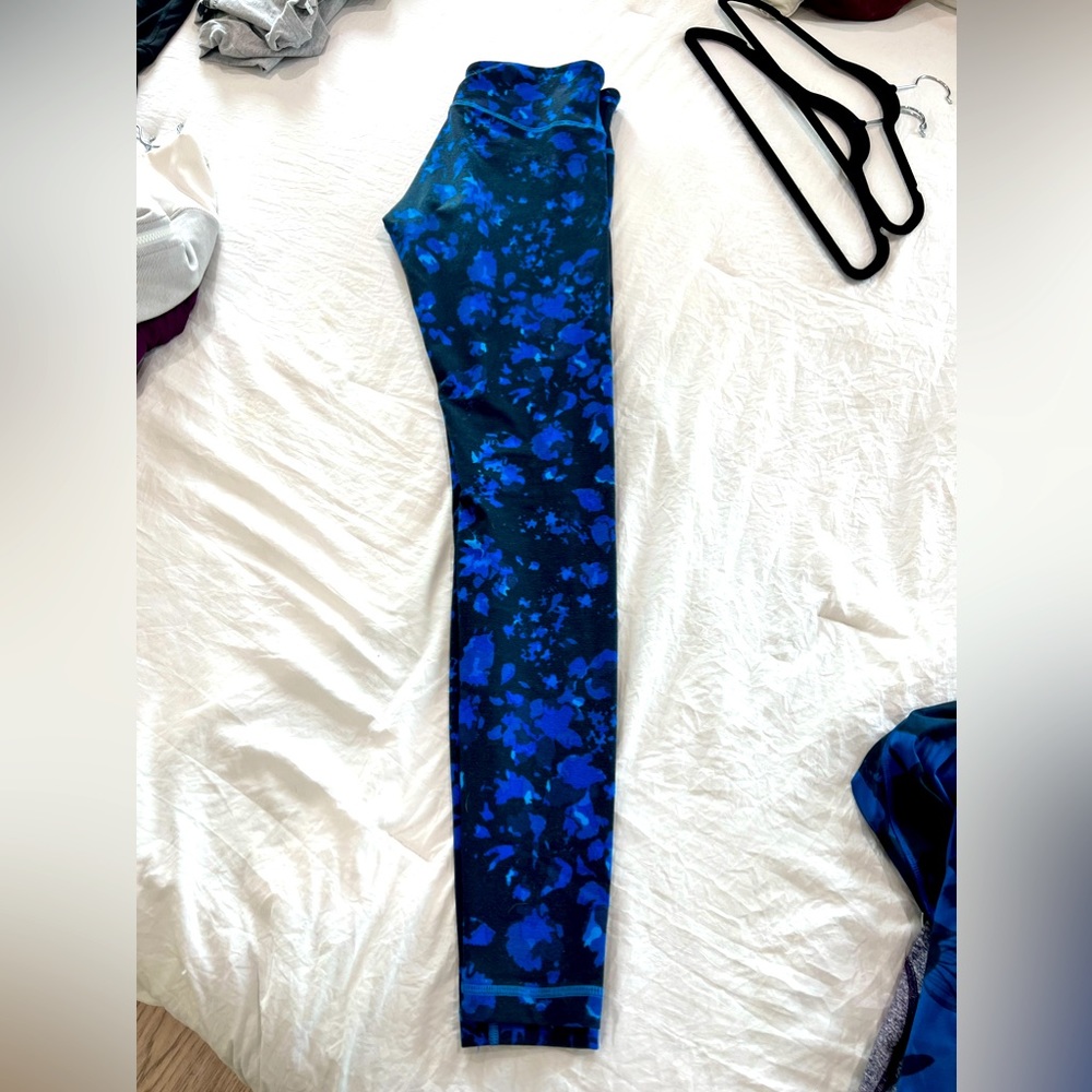 Lululemon size 8 good condition womens yoga pants blue